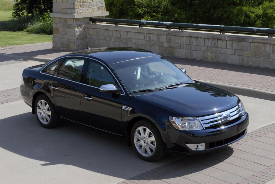  Ford Taurus 2008 года  (фото 27 из 57)